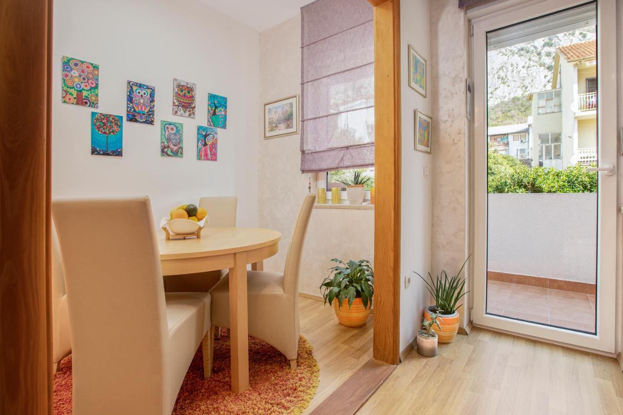 Beautiful Tiki Apartment โกตอร์ ภายนอก รูปภาพ