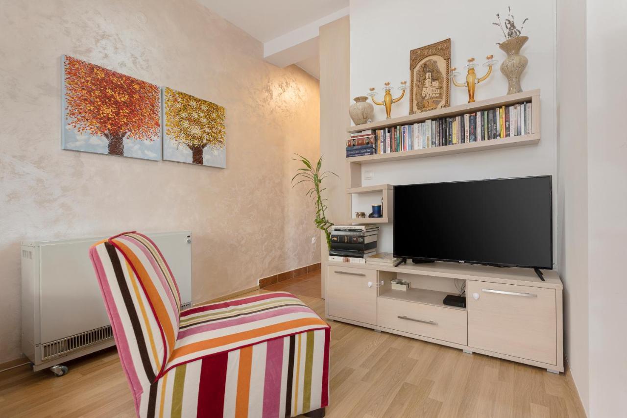 Beautiful Tiki Apartment โกตอร์ ภายนอก รูปภาพ