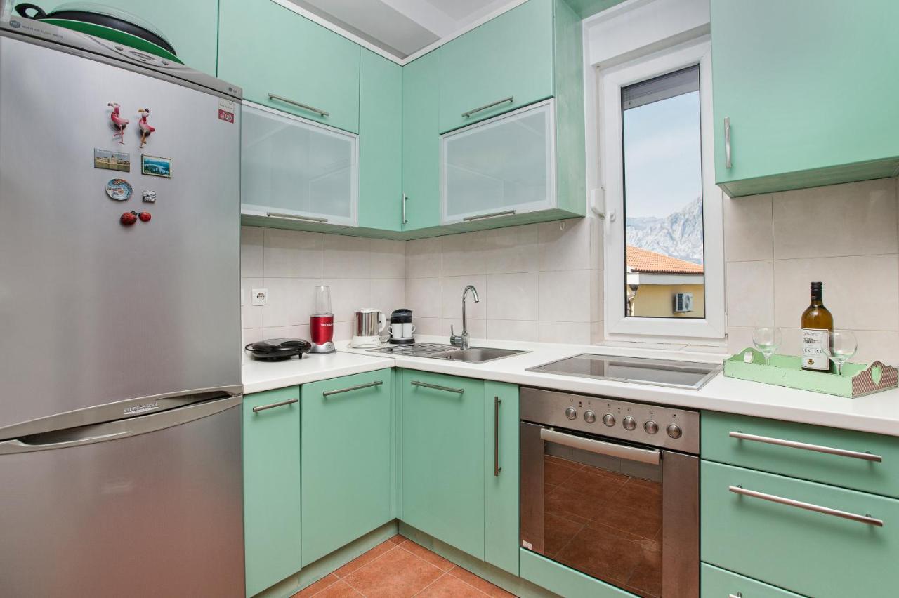 Beautiful Tiki Apartment โกตอร์ ภายนอก รูปภาพ