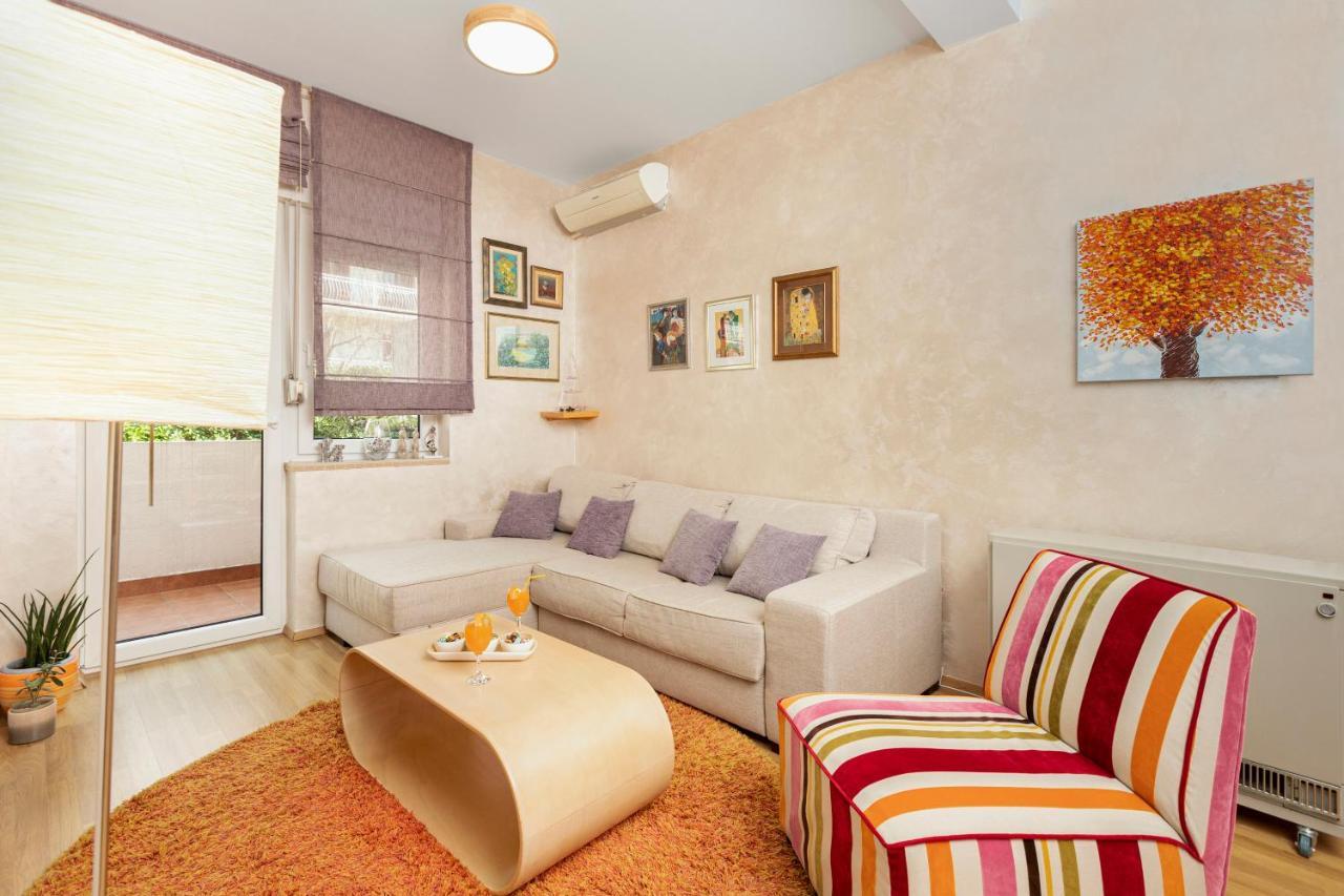 Beautiful Tiki Apartment โกตอร์ ภายนอก รูปภาพ