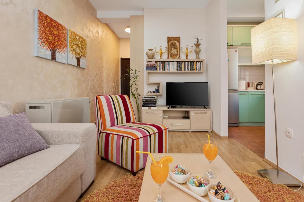 Beautiful Tiki Apartment โกตอร์ ภายนอก รูปภาพ