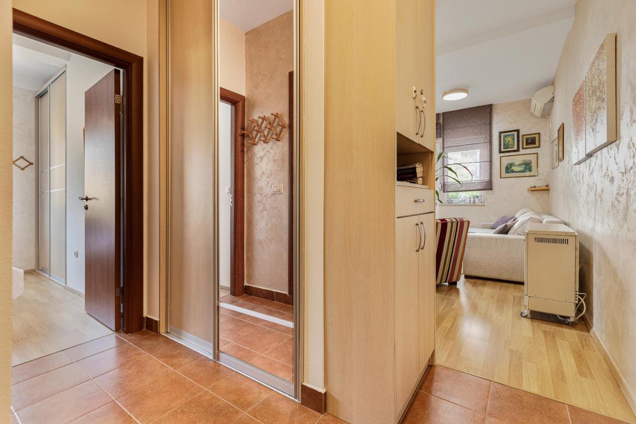Beautiful Tiki Apartment โกตอร์ ภายนอก รูปภาพ